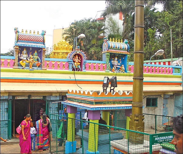 மண்ணுக்கடியில் மகேஸ்வர தரிசனம்! - குகைக்கோயில் அற்புதம்