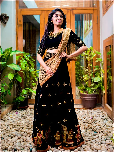 ட்ரெண்டியான டிசைனர் டிரெஸ்!