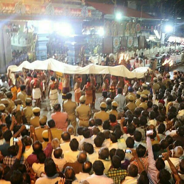 குழந்தைகள்கூட அழமாட்டார்கள்! - ஆச்சர்யமூட்டும் மண்டைக்காடு பகவதி அம்மன் நிசப்த பூஜை #MyVikatan