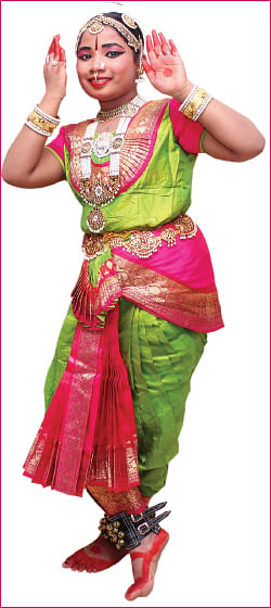 100 மேடை நாயகி!