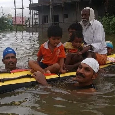 வெள்ள மீட்புப்பணியில் சைலேந்திரபாபு!