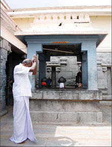 அறத்தை நிலைநாட்ட ஆன்மிகம் அவசியமா?