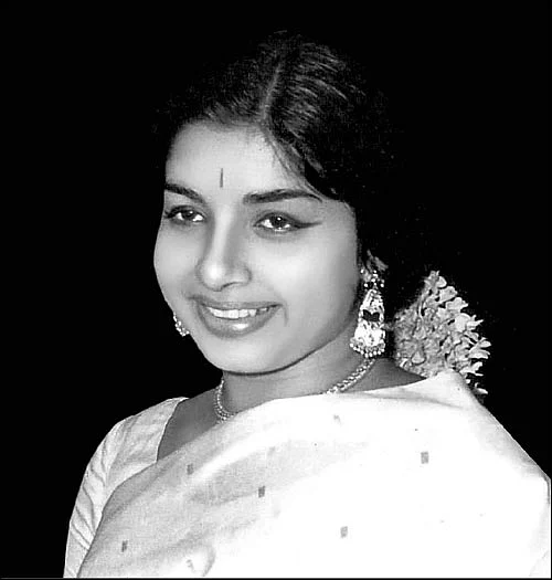 “பெரிய அரசியல்வாதியாக வேண்டும் என்று ஆசை!’’ - பெரும் கனவுகண்ட ஜெயலலிதா