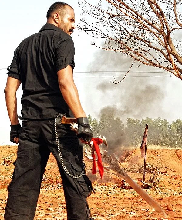 "தோட்டத்துக்குப்போனா எல்லா டென்ஷனும் காணாமப்போயிடும்!"- 'இயற்கை விவசாயி' நடிகர் கிஷோர் #LetsRelieveStress