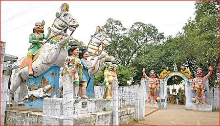 'வண்டிக் கருப்பரு வழித்துணையா வருவாரு...'