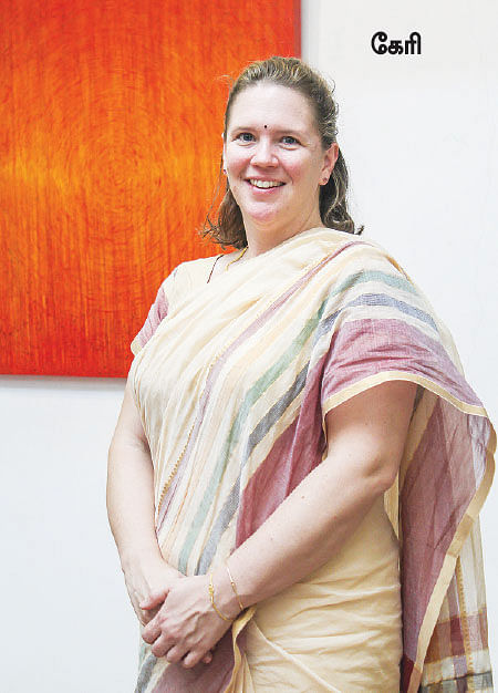 பிறந்தது அமெரிக்கா, படித்தது பகவத்கீதை, பரப்புவது காந்தியம்!