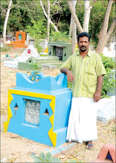 புதையுண்டு போகவில்லை மனிதம்! - தெய்வத்தான் ஆகாதெனினும்!