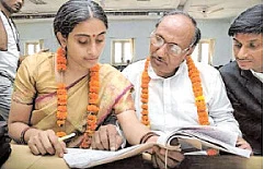 காதலுக்குப் பள்ளிக்கூடம் கட்டப் போறேன் நானடி!