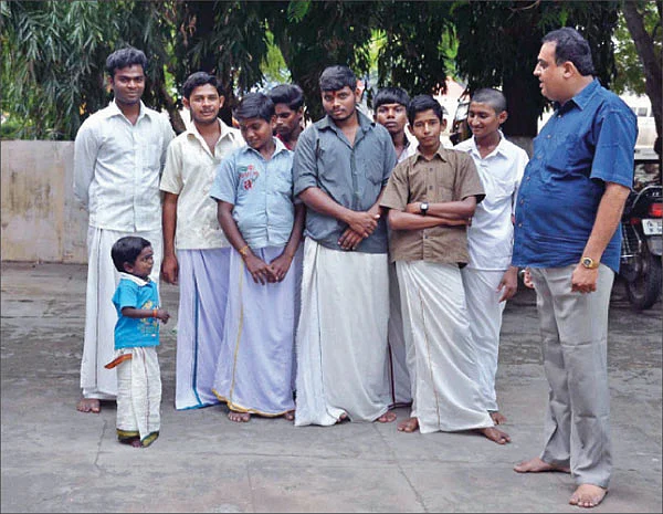 ஒன்றரை அடி உயர வித்வான்!