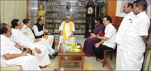 அலசி ஆராய்வது அப்பாடக்கர்