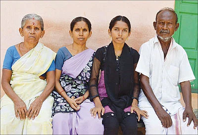 வசதி இல்லை... வாய்ப்பு இல்லை... மார்க்குகளுக்கோ குறைவில்லை!