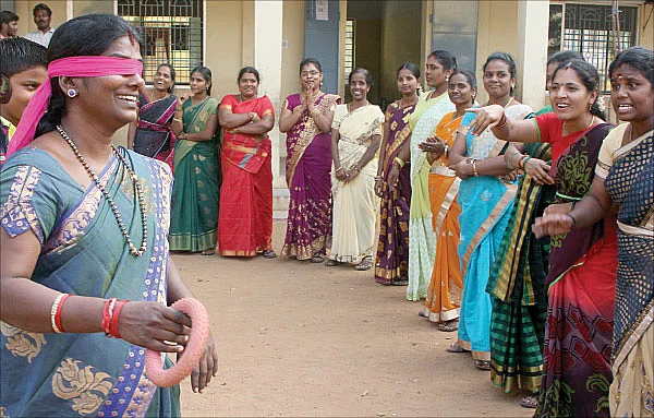 டீச்சர் டீச்சர் தேடிப் பிடி!