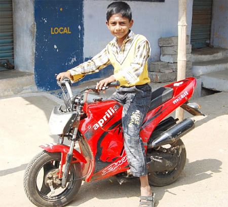 சின்னஞ் சிறு பைக்கே...