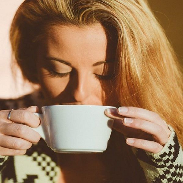 இரவு நேரத்தில் டீ அருந்தக்கூடாதா? விளைவுகளை பட்டியலிட்டு எச்சரிக்கும்  மருத்துவர்! | drinking tea at night is dangerous - doctors warn - Vikatan