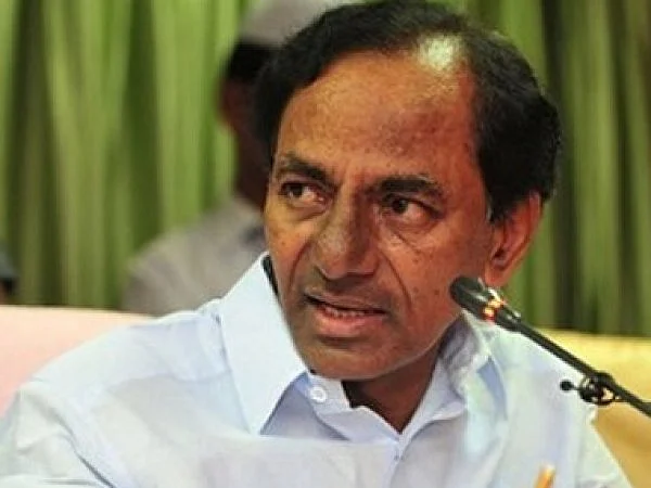 `தெலங்கானாவுக்காகப் போராடினோம்; இப்போது எங்களையே மிரட்டுகிறார்' - தகிக்கும் போக்குவரத்து ஊழியர்கள்