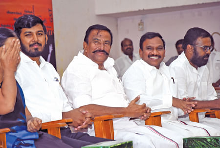 பொலிட்டிகல் பொடிமாஸ்!