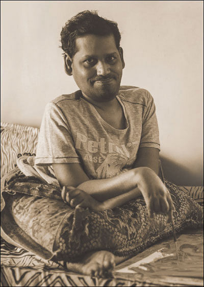 ஓவியங்களால் உயிர் பெறும் உதயகுமார் - தசைச்சிதைவு நோய்... தளராத நம்பிக்கை!
