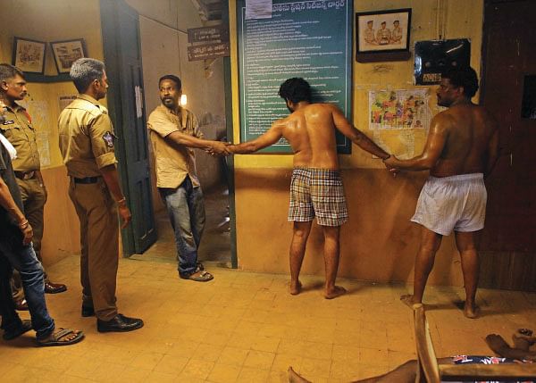 உலகை உலுக்கும் தமிழ் குரல்!