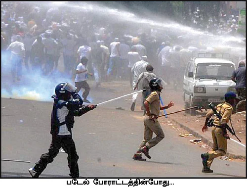 ஆனந்திபென் விலகல்... வயதா... விமர்சனமா?