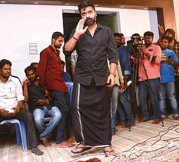 முதலில் வந்த விஜய்... ஆப்சென்ட் ஆன அஜித்!