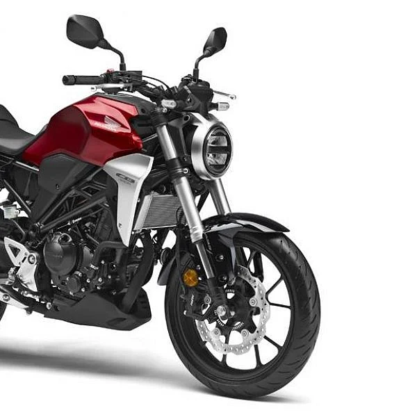 BMW லெஃப்ட்ல போ, KTM ரைட்ல போ... வழிவிடு, வருது வருது ஹோண்டா CB300R!
