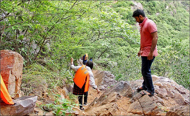 சென்னை - நாகலாபுரம் - பெயரே இல்லாத அருவிகளை நோக்கி ஜாலி டூர்!
