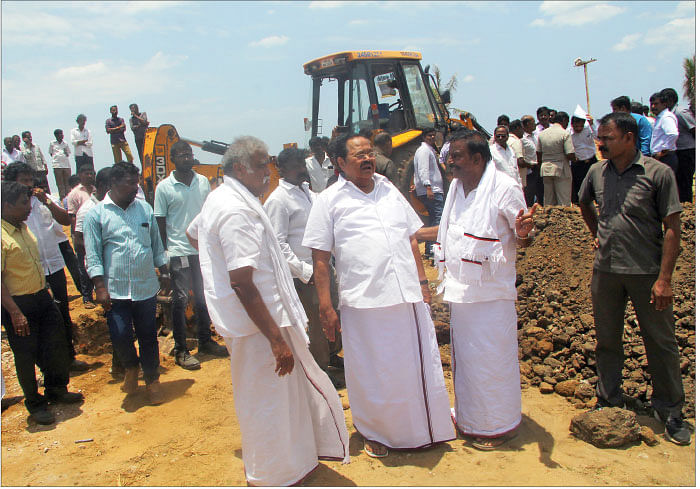 மெரினா தடை... தகர்ந்த கதை!