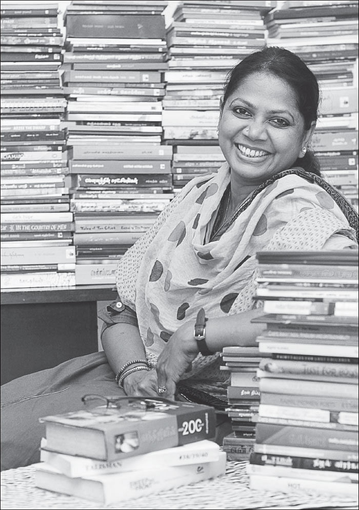 “புத்தகத்தின் வழியே சக மனிதர்களை நெருங்கலாம்!” - சல்மா