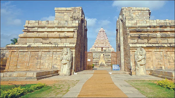 கேள்வி பதில் - கோபுரம் இல்லாமல் கோயில் கட்டலாமா?
