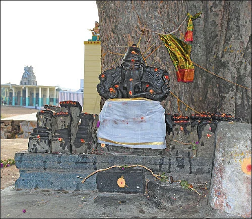முந்தி விநாயகனே...