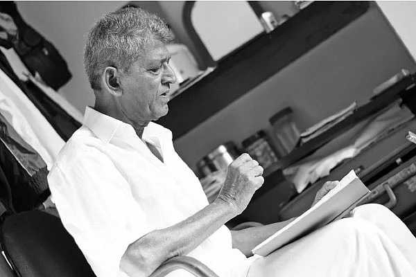 “கை முடங்குற வரைக்கும் சுயம்பு எழுதுவான்!” - சுயம்புலிங்கம்
