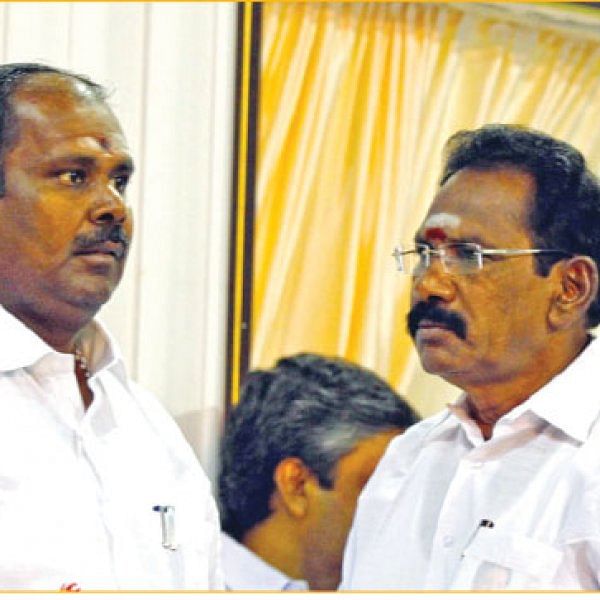 ஆர்.பி.உதயகுமார் Vs செல்லூர் ராஜு... உச்சத்தில் மதுரை கலாட்டா!