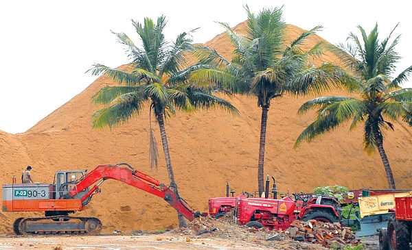 மூடப்பட்ட மணல் குவாரிகள்... வசூல் வேட்டைக்காக அரசு நடத்தும் தந்திரமா?