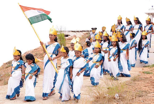 அவதார் -மனதைக் கவர்ந்த பாரத மாதாக்கள் !