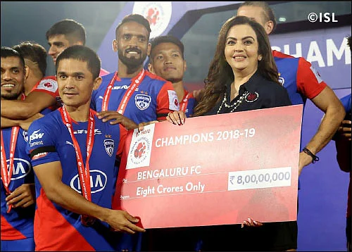 ஐஎஸ்எல்... ஐ லீக்... இது இந்தியாவின் கால்பந்து கனவு!