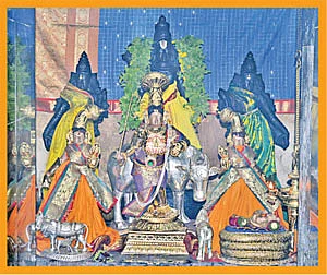 மூன்று கண்கள், பத்துக் கரங்களுடன் ஸ்ரீத்ரிநேத்ர தசபுஜ வீர ஆஞ்சநேயர்!
