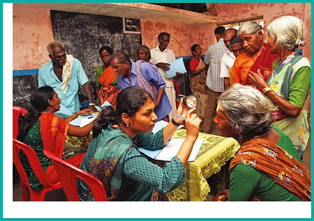 காய்ச்சலில் கலங்கிய கிராமம்.. கை கொடுத்த மருத்துவக் குழு!