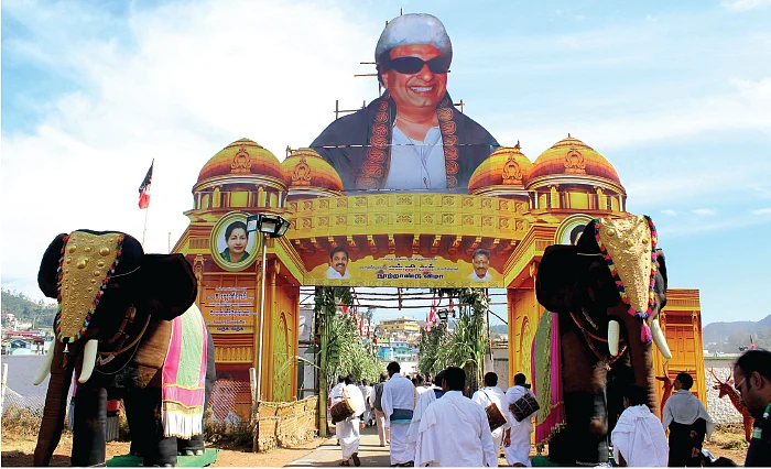 RTI அம்பலம்: கறுப்புப் பணத்தில் எம்.ஜி.ஆர் நூற்றாண்டு விழா?
