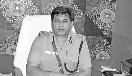 “முதலமைச்சர் சொன்னால் பாராட்டு... வளர்மதி சொன்னால் வழக்கா?”