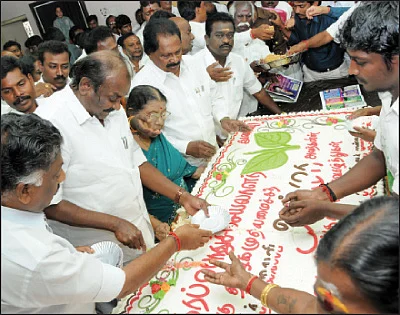 அலசி ஆராய்வது அப்பாடக்கர்!