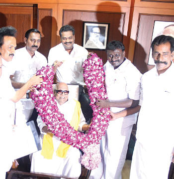 அலசி ஆராய்வது அப்பாடக்கர்