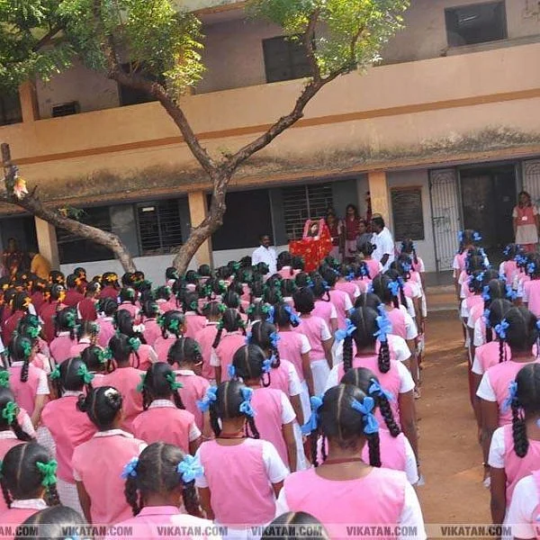 ``அரசு அங்கீகரிக்காமல், சமூகம் எப்படி அங்கீகரிக்கும்?"- பார்வை மாற்றுத்திறனாளி ஆசிரியர்கள் வேதனை