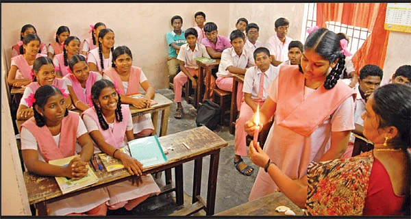 ''சமச்சீர்க் கல்விதான் வேண்டும்!''