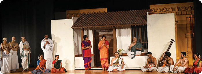 மும்மூர்த்திகளின் மேடை!