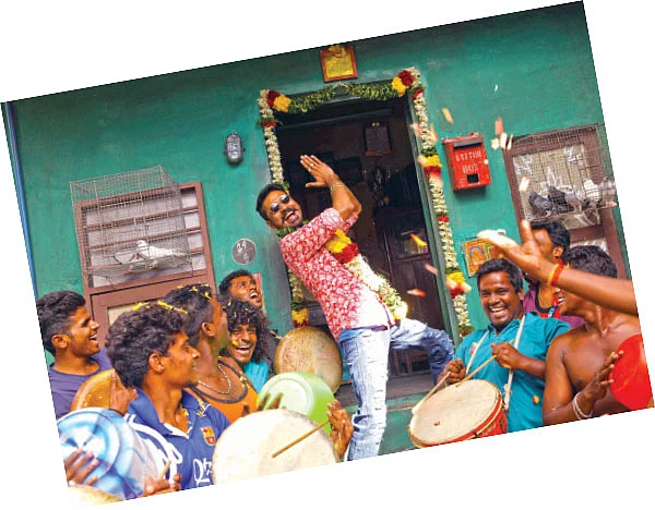 தரை லோக்கல் தனுஷ் ...