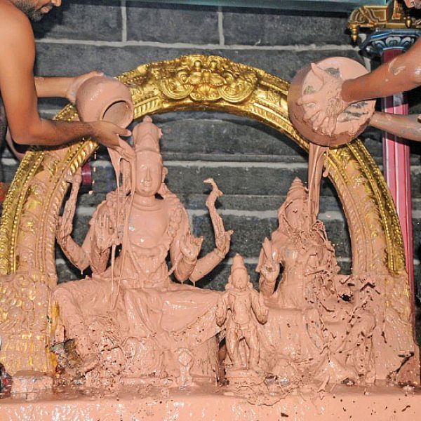 அண்ணாமலையில் அபிஷேகம்!