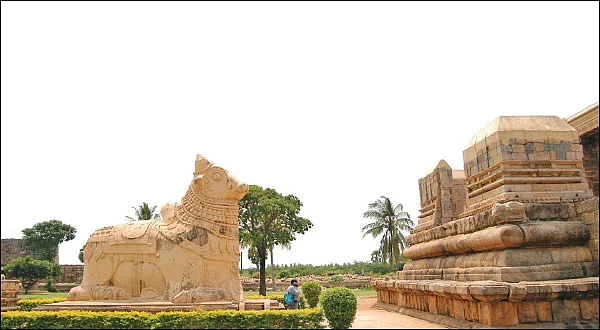 நல்லன அருளும் நந்தி தரிசனம்!