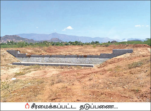 ஊர் கூடித் தூர் வார... நிறைந்தது தடுப்பணை!