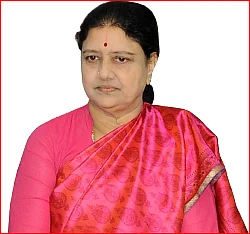 ஆர்.கே.நகர் வெற்றியைக் கொண்டாடிய சசிகலா!