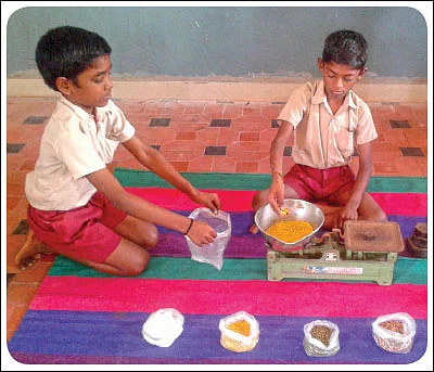 வகுப்புக்கு வந்த சந்தை!